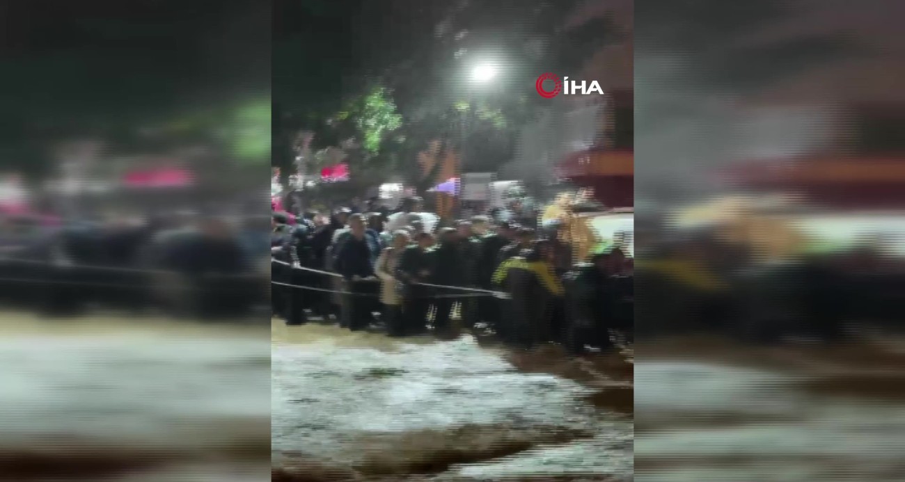 Sarıyer’de dere taştı: Araçlar sürüklendi, mahsur kalanlar halatlarla kurtarıldı