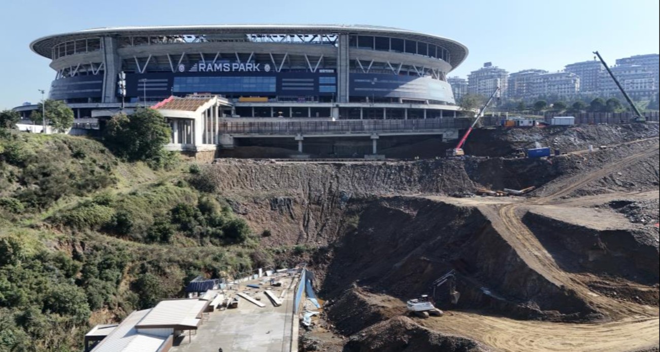 Sel sonrası Galatasaray’ın stadında çalışmalar sürüyor
