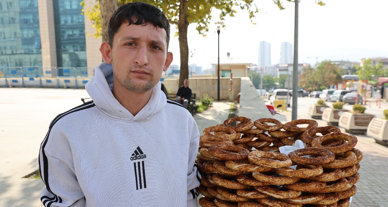 Simit tezgahına not bırakıp KPSS sınavına giren genç: “Aldığı ücreti fazlasıyla içerisine bırakmışlardı”