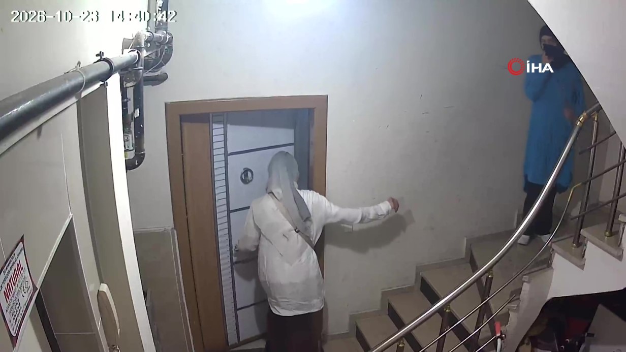 Zillere basarak boş daireyi tespit ettiler, saniyeler içinde kapıyı açtılar