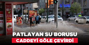 Atatürk Caddesinde Su Borusu Patladı